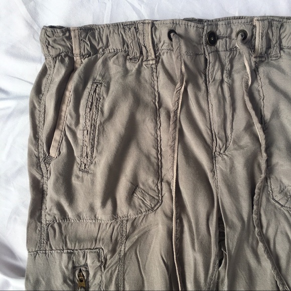 Abercrombie & Fitch Gray Crop Capri Cargo Pants - Picture 7 of 16